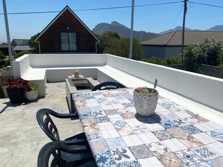 4 Bedroom Property for Sale in Pringle Bay Western Cape